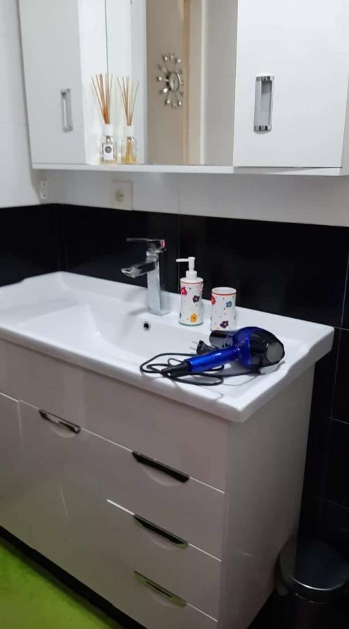 Newly Renovated House Apartment Tbilisi ภายนอก รูปภาพ